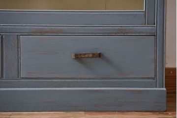 アンティーク家具　アンティークペイント　大きな重ねガラス戸収納棚