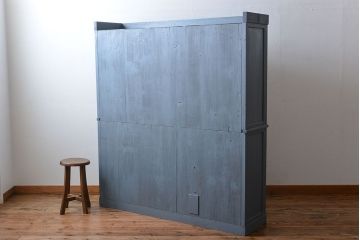アンティーク家具　アンティークペイント　大きな重ねガラス戸収納棚