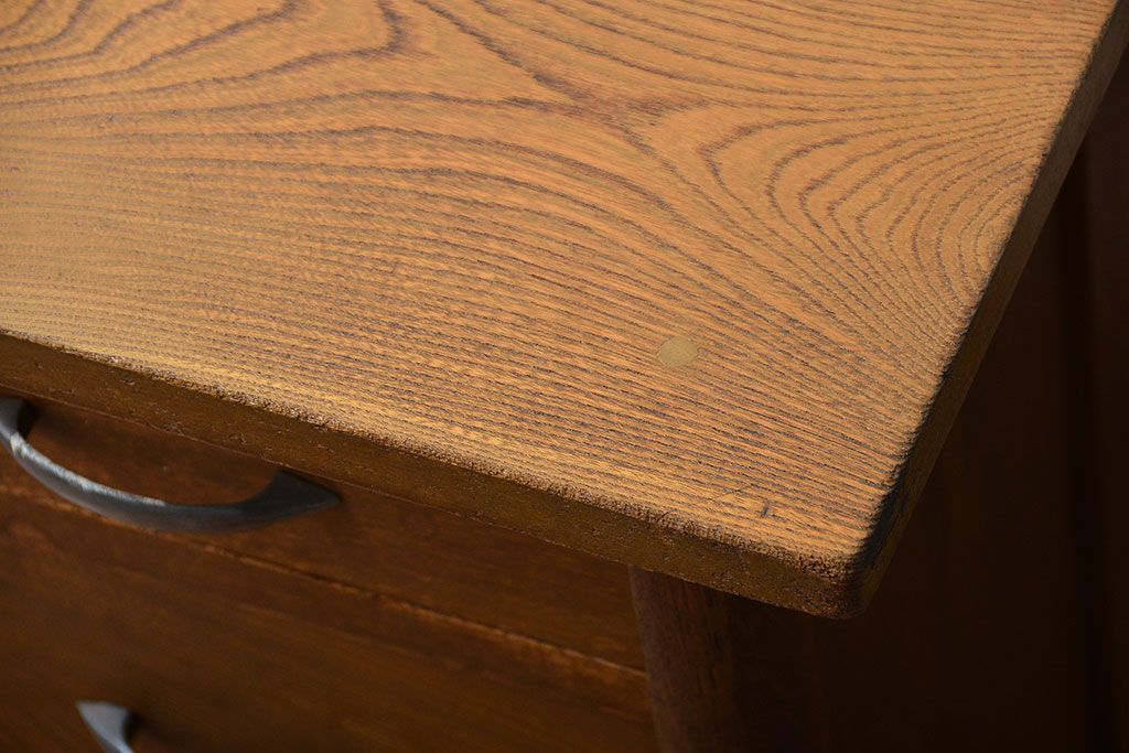 アンティーク家具　アンティーク　古い木製の小ぶりなデスク(片袖机)