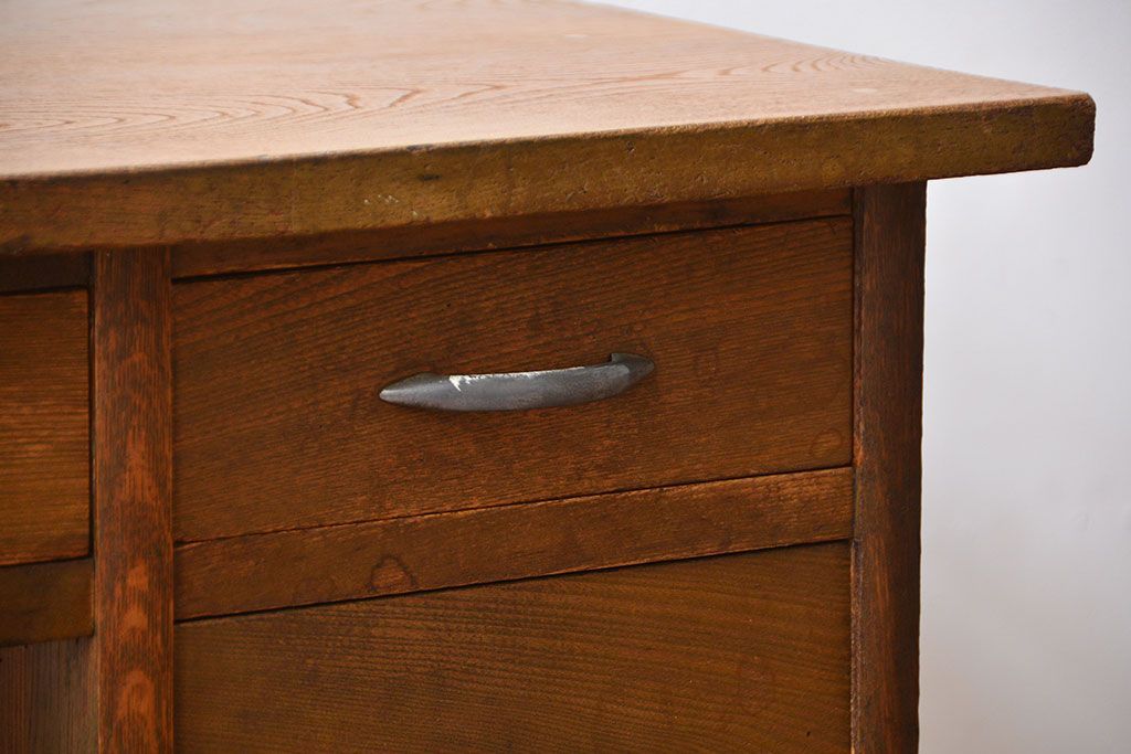 アンティーク家具　アンティーク　古い木製の小ぶりなデスク(片袖机)