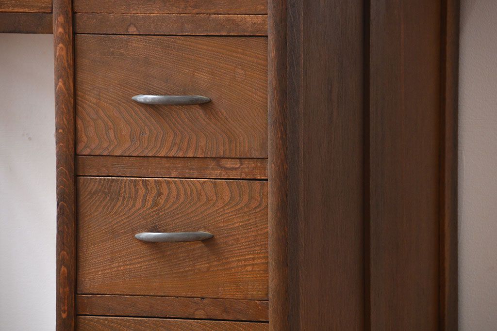 アンティーク家具　アンティーク　古い木製の小ぶりなデスク(片袖机)