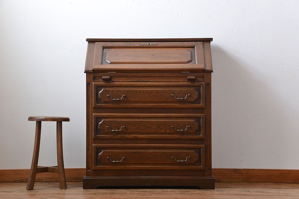 ヴィンテージ家具　ビンテージ　オーク材の高級ライティングビューロー