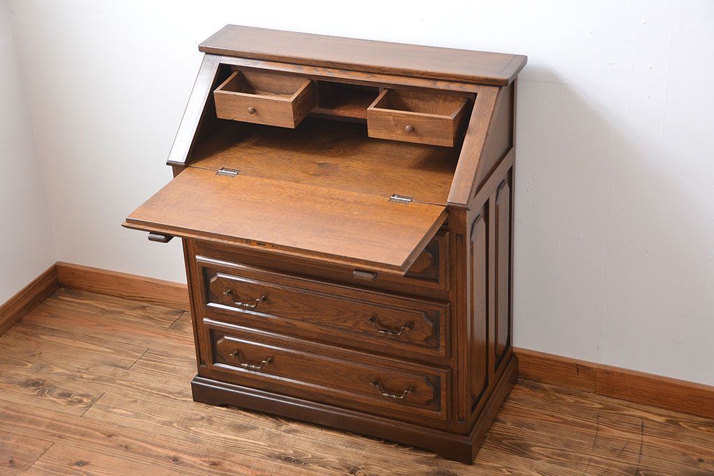 ヴィンテージ家具　ビンテージ　オーク材の高級ライティングビューロー