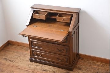 ヴィンテージ家具　ビンテージ　オーク材の高級ライティングビューロー