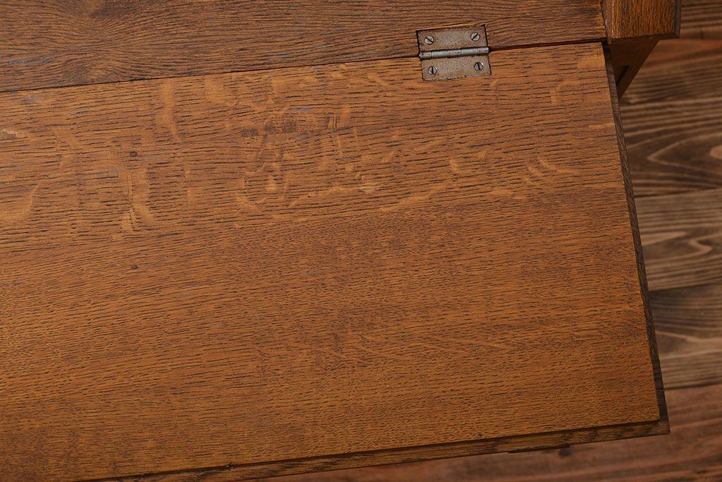 ヴィンテージ家具　ビンテージ　オーク材の高級ライティングビューロー