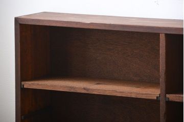 アンティーク家具　アンティーク　古い木製のシンプルな薄型本棚(1)