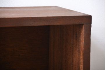 アンティーク家具　アンティーク　古い木製のシンプルな薄型本棚(1)