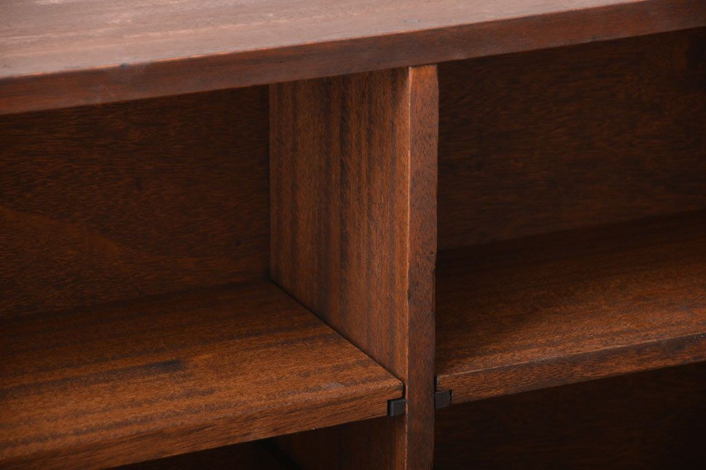 アンティーク家具　アンティーク　古い木製のシンプルな薄型本棚(1)