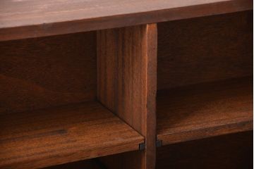 アンティーク家具　アンティーク　古い木製のシンプルな薄型本棚(1)