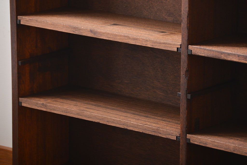 アンティーク家具　アンティーク　古い木製のシンプルな薄型本棚(1)