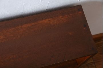 アンティーク家具　アンティーク　古い木製のシンプルな薄型本棚(2)