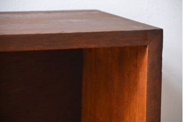 アンティーク家具　アンティーク　古い木製のシンプルな薄型本棚(2)