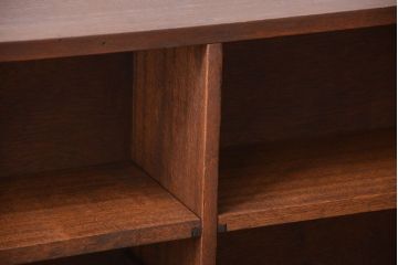 アンティーク家具　アンティーク　古い木製のシンプルな薄型本棚(2)