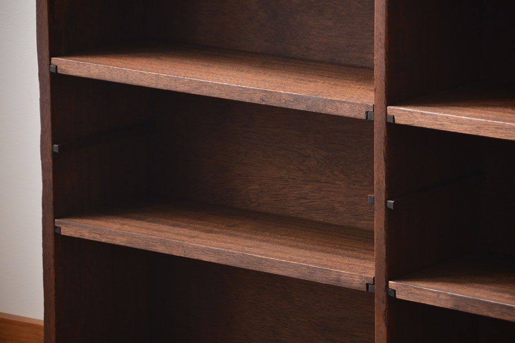 アンティーク家具　アンティーク　古い木製のシンプルな薄型本棚(2)