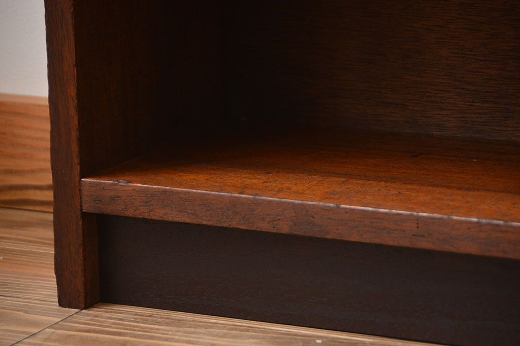 アンティーク家具　アンティーク　古い木製のシンプルな薄型本棚(2)