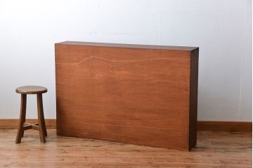 アンティーク家具　アンティーク　古い木製のシンプルな薄型本棚(2)