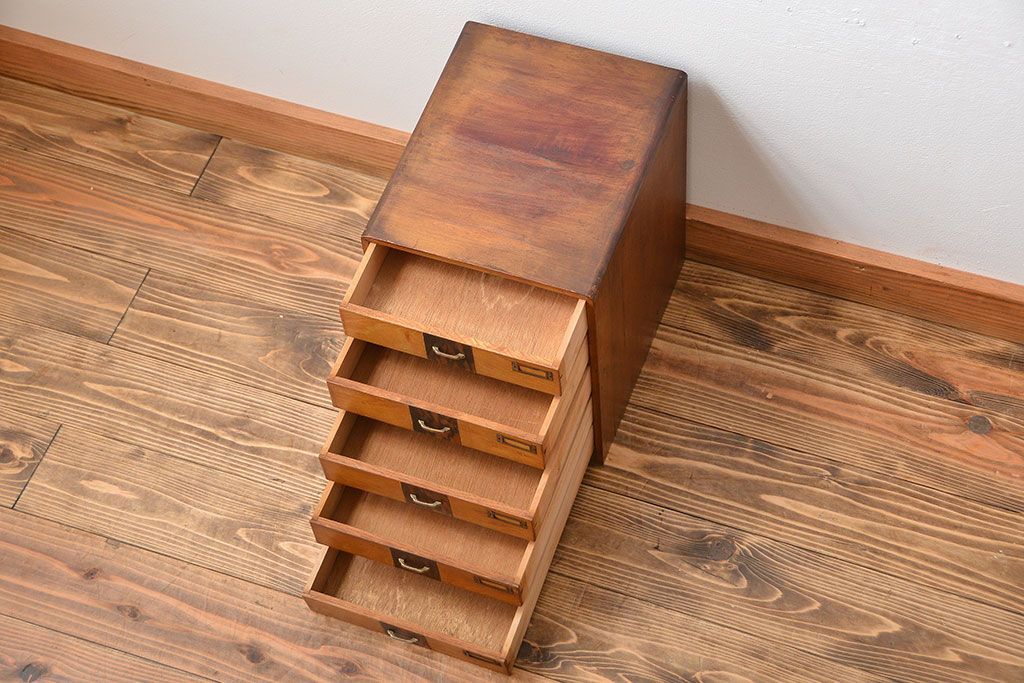 レトロ家具　昭和レトロ　ネームプレート付き!古い木製のアンティーク小引き出し