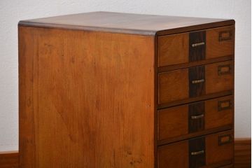 レトロ家具　昭和レトロ　ネームプレート付き!古い木製のアンティーク小引き出し
