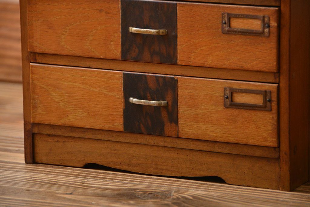 レトロ家具　昭和レトロ　ネームプレート付き!古い木製のアンティーク小引き出し