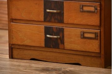 レトロ家具　昭和レトロ　ネームプレート付き!古い木製のアンティーク小引き出し