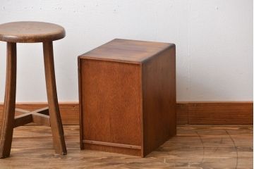 レトロ家具　昭和レトロ　ネームプレート付き!古い木製のアンティーク小引き出し