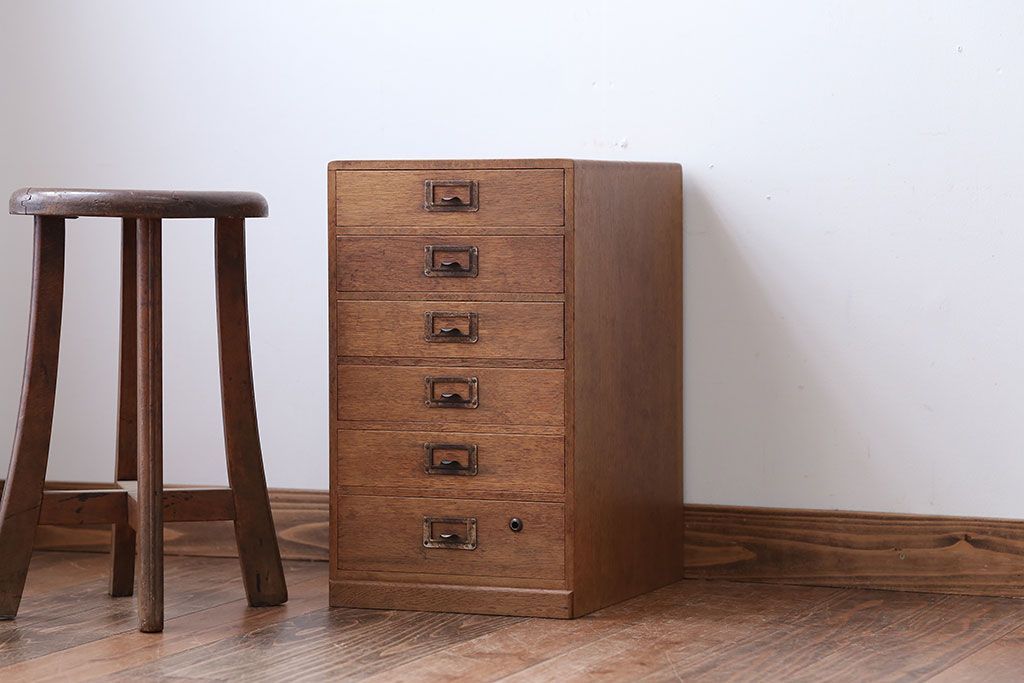 レトロ家具　アンティーク　古いナラ材のレトロな小引き出し