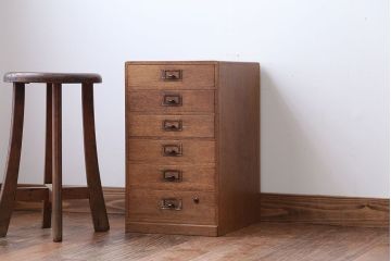 レトロ家具　アンティーク　古いナラ材のレトロな小引き出し