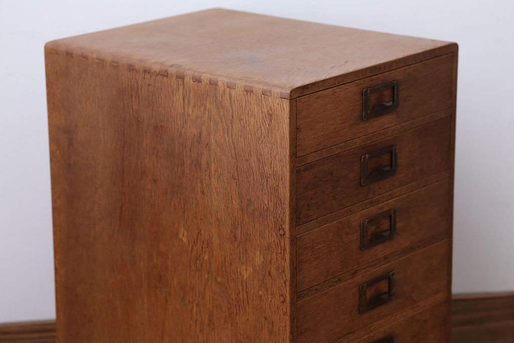レトロ家具　アンティーク　古いナラ材のレトロな小引き出し