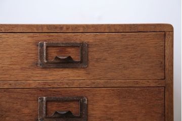 レトロ家具　アンティーク　古いナラ材のレトロな小引き出し