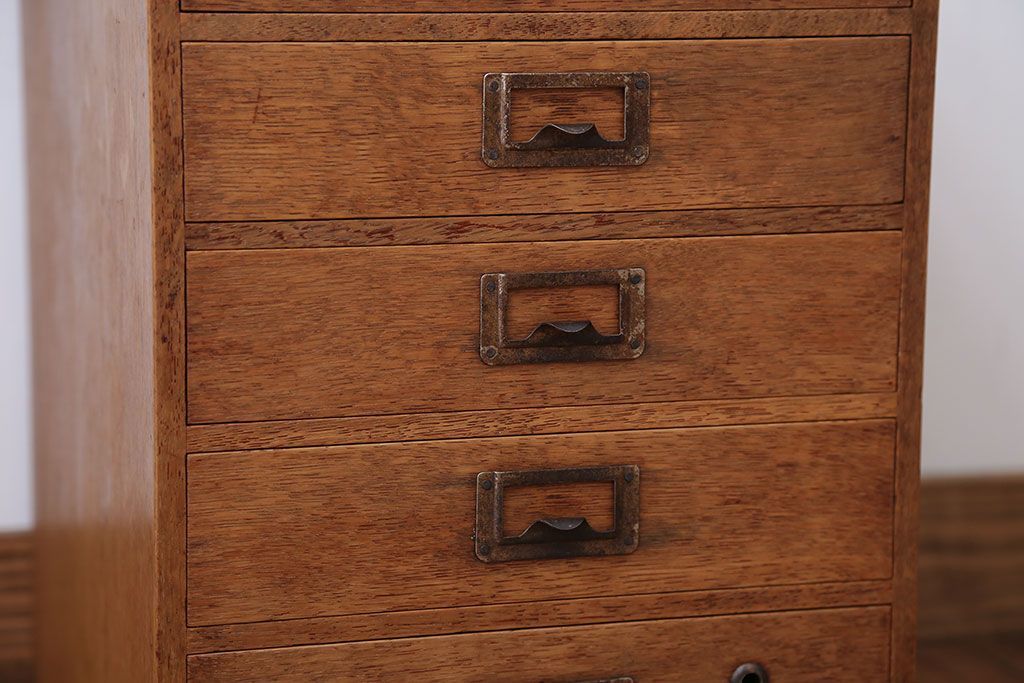 レトロ家具　アンティーク　古いナラ材のレトロな小引き出し