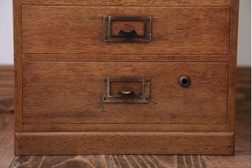 レトロ家具　アンティーク　古いナラ材のレトロな小引き出し