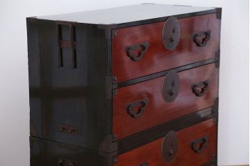 アンティーク家具　古民具・骨董　前面欅材!漆の綺麗な重ね衣装箪笥