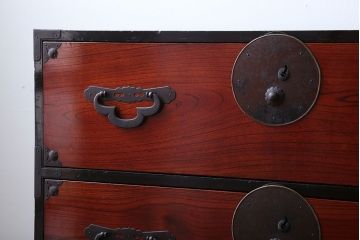 アンティーク家具　古民具・骨董　前面欅材!漆の綺麗な重ね衣装箪笥