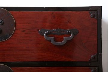 アンティーク家具　古民具・骨董　前面欅材!漆の綺麗な重ね衣装箪笥