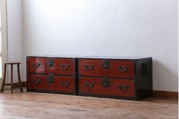 アンティーク家具　古民具・骨董　前面欅材!漆の綺麗な重ね衣装箪笥