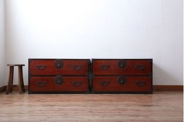 アンティーク家具　古民具・骨董　前面欅材!漆の綺麗な重ね衣装箪笥