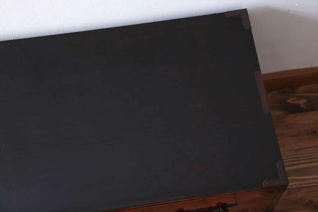 アンティーク家具　古民具・骨董　前面欅材!漆の綺麗な重ね衣装箪笥