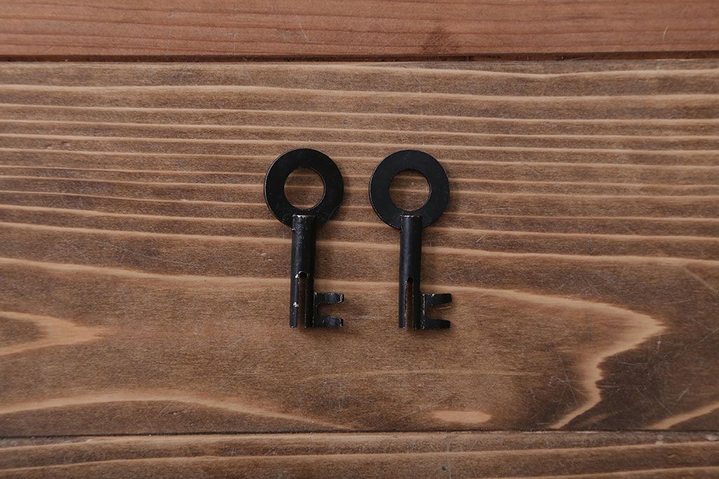 アンティーク家具　古民具・骨董　前面欅材!漆の綺麗な重ね衣装箪笥