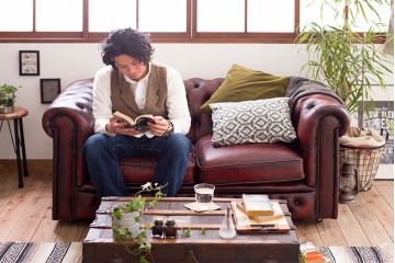 アンティーク家具　イギリスアンティーク　本革2人掛けチェスターフィールドソファ