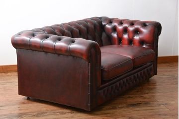 アンティーク家具　イギリスアンティーク　本革2人掛けチェスターフィールドソファ