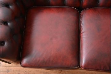 アンティーク家具　イギリスアンティーク　本革2人掛けチェスターフィールドソファ