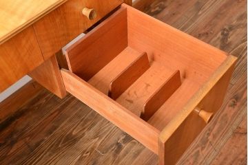 ヴィンテージ家具　北欧ビンテージ　GORDON RUSSELL　シンプルでおしゃれなドレッサー