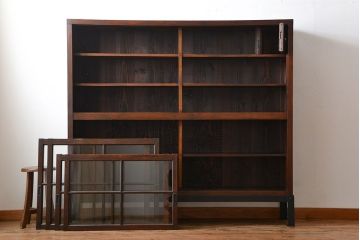 アンティーク家具　古民具・骨董　古い木製の重厚な鉄脚付き薄型収納棚