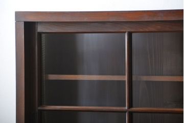 アンティーク家具　古民具・骨董　古い木製の重厚な鉄脚付き薄型収納棚