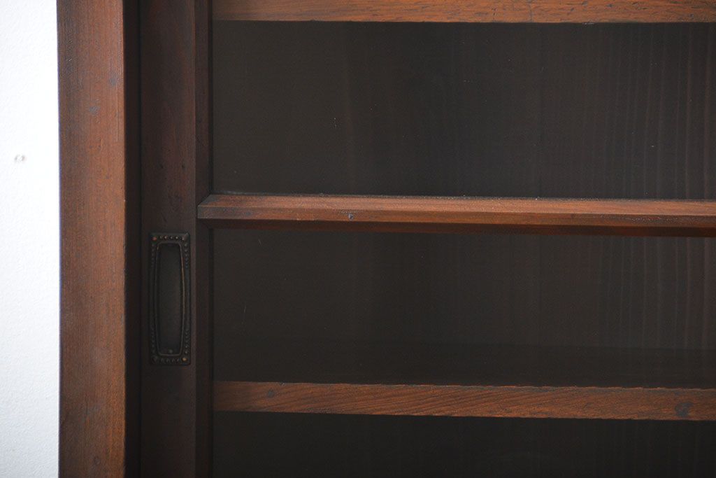 アンティーク家具　古民具・骨董　古い木製の重厚な鉄脚付き薄型収納棚