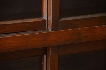 アンティーク家具　古民具・骨董　古い木製の重厚な鉄脚付き薄型収納棚