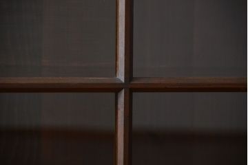 アンティーク家具　古民具・骨董　古い木製の重厚な鉄脚付き薄型収納棚