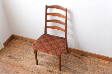 ヴィンテージ家具　北欧ビンテージ　G-PLAN(ジープラン)　おしゃれなラダーバックチェア(ダイニングチェア)(2)