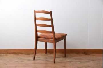 ヴィンテージ家具　北欧ビンテージ　G-PLAN(ジープラン)　おしゃれなラダーバックチェア(ダイニングチェア)(2)