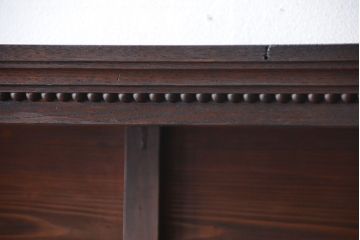 アンティーク家具　和製アンティーク　古い木製の上質な高級本棚